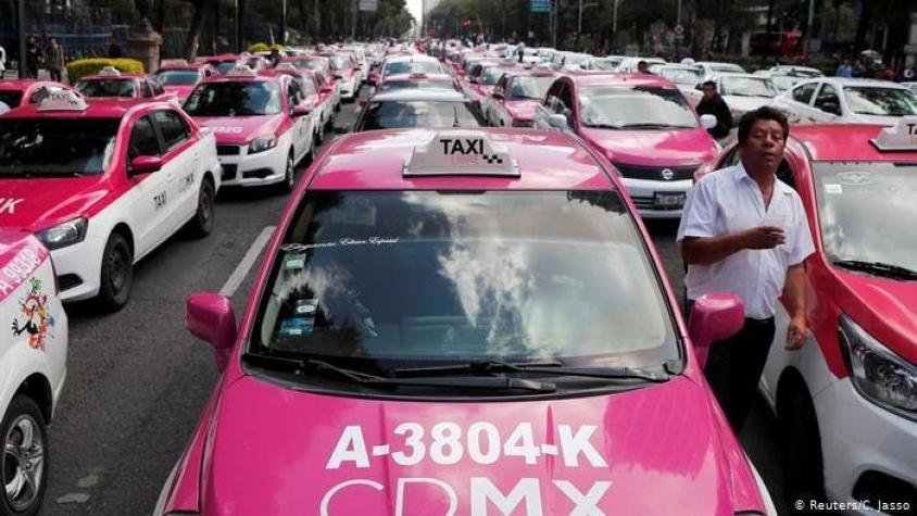 La batalla de los taxistas contra Uber toma Ciudad de México