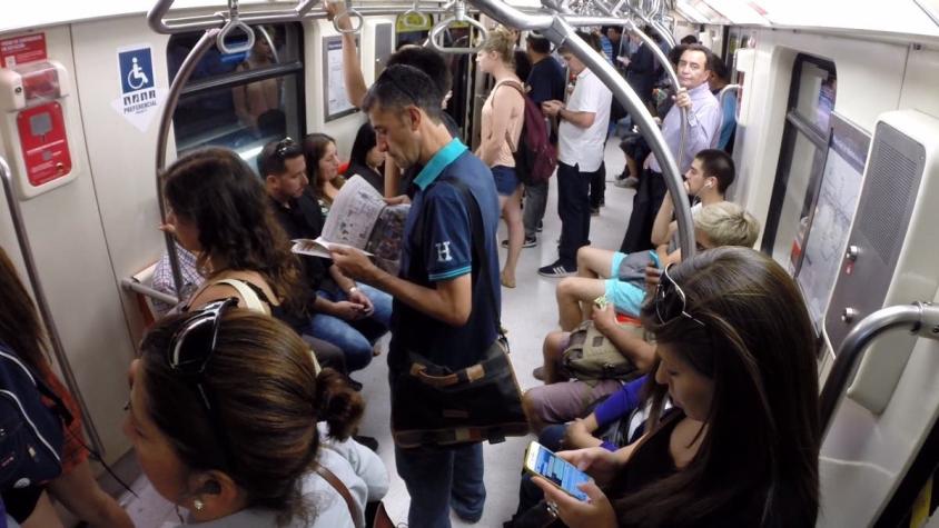 [VIDEO] Polémica por aumento de precio en el Metro: Estos son los horarios más baratos