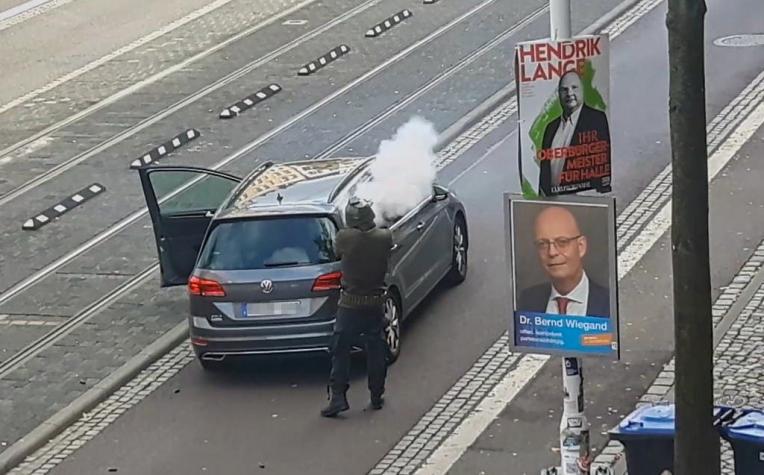 Difunden video del momento exacto en que un hombre dispara frente a una sinagoga en Alemania