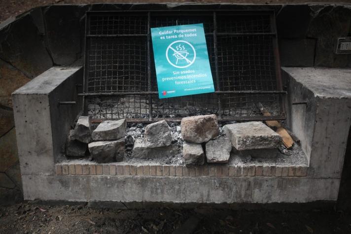 No más asados: Parrillas estarán prohibidas en el Cerro San Cristóbal por riesgo de incendios