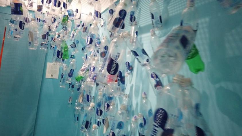[VIDEO] #OperaciónClimaT13: Ocean Cube, la original exposición con desechos de plástico