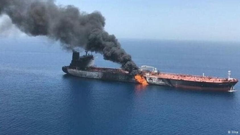 Una explosión sacude a petrolero iraní y provoca un vertido en el Mar Rojo