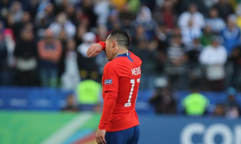 Alerta en La Roja: Gary Medel se lesiona en el arranque del partido contra Colombia