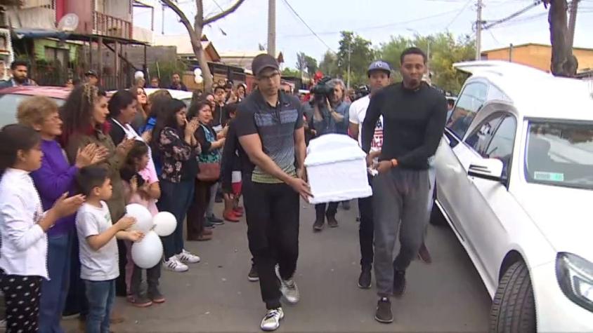 [VIDEO] El emotivo funeral de niño de 9 meses que murió tras bala perdida