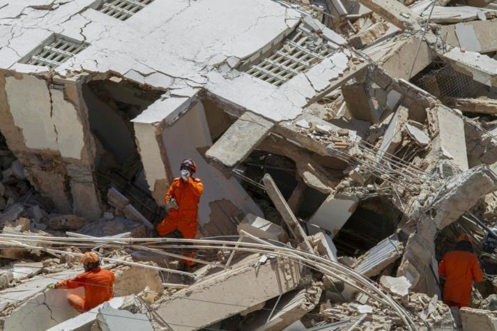Sigue búsqueda de desaparecidos en derrumbe de edificio en Brasil