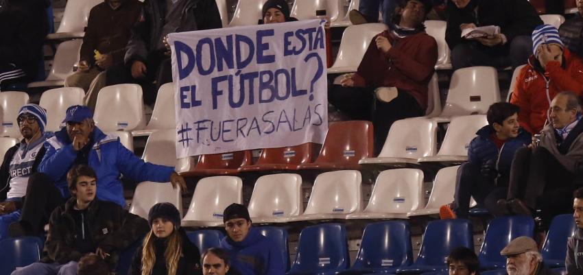 Duro retorno de Salas a San Carlos: Resistido por hinchas de Colo Colo y criticado por los de la UC