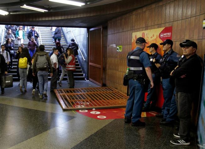 Siete detenidos deja nueva jornada de evasiones masivas en el Metro de Santiago