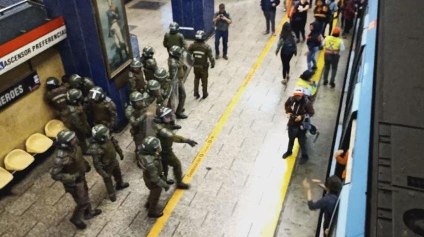 [VIDEO] Decenas de detenidos y Carabineros lesionados en Metro Los Héroes