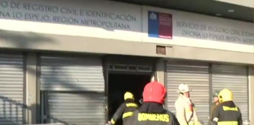 Incendian oficina de registro civil en la comuna de Lo Espejo