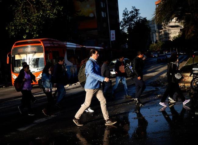 La aplicación que permite traslados gratuitos durante emergencias en Santiago