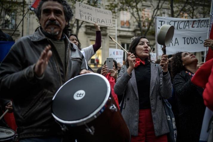 [VIDEO] Chilenos en el extranjero se suman a la jornada de protestas