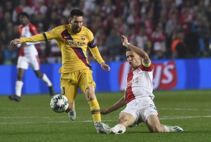 El Barcelona gana 2-1 al Slavia en Praga en Champions con participación de Arturo Vidal