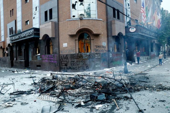 [FOTOS] Antes y después: Los graves daños en el hotel incendiado y destruido en Parque Bustamante