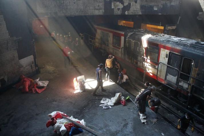 Metro de Santiago no cuenta con seguro para reparar trenes y estaciones