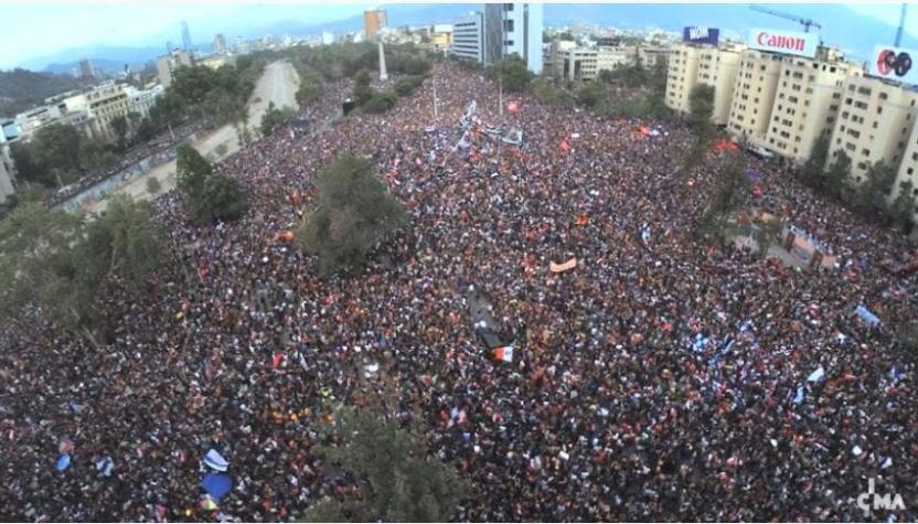 [EN VIVO] Sigue "la marcha más grande de Chile" desde la Plaza Italia