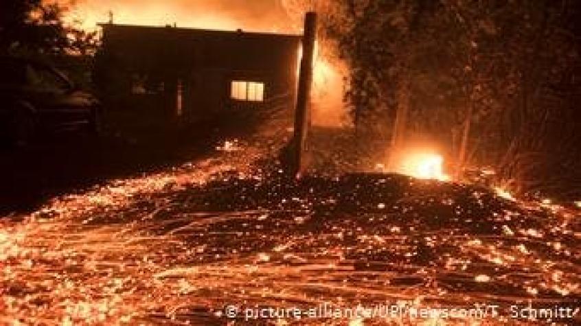 California declara emergencia por incendios
