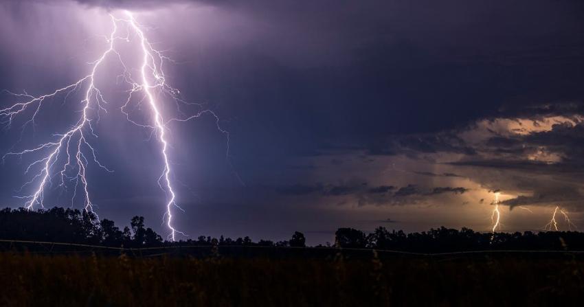 Meteorología avisa de tormentas eléctricas para cinco regiones del país