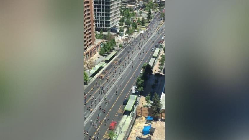 [VIDEO] Cientos de ciclistas copan calles de Santiago manifestándose en medio del "estallido social"