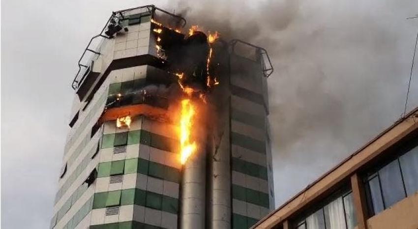 [VIDEO] Incendio afecta a edificio en el centro de Concepción