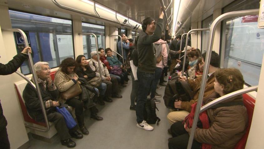 [VIDEO] Metro vuelve a operar en 4 estaciones y el servicio comenzará a las 06:30 horas