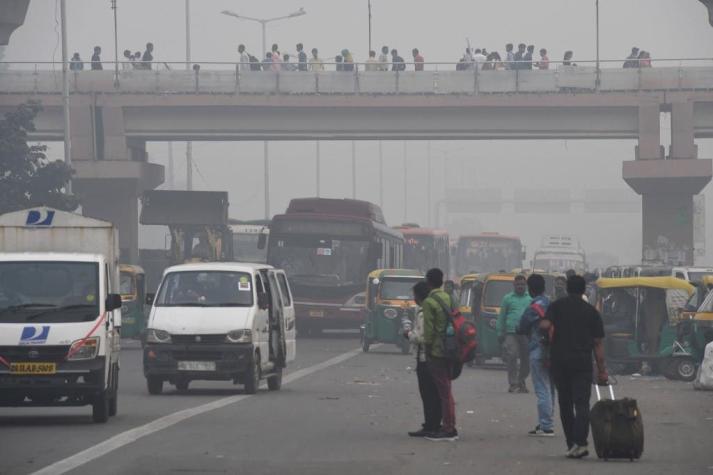 Millones de personas bajo una neblina contaminante en Nueva Delhi
