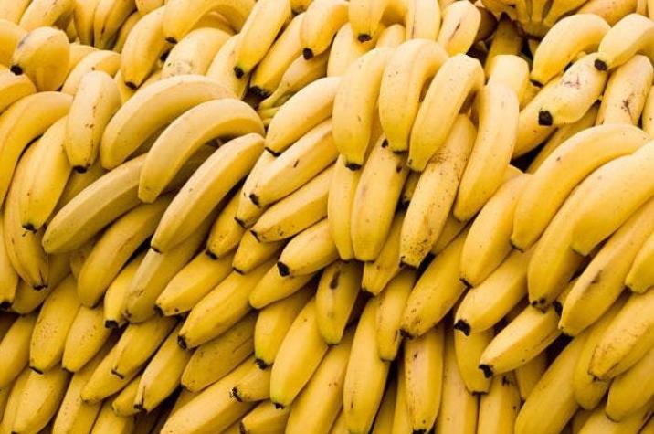 Cómo las manifestaciones en Chile provocaron el aumento del precio de los plátanos en Argentina