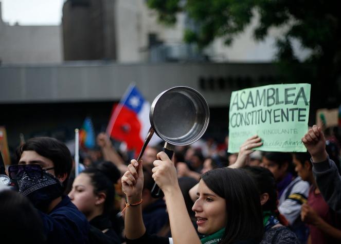 Nueva Constitución, plebiscito o diálogos ciudadanos, posibles salidas a la crisis en Chile
