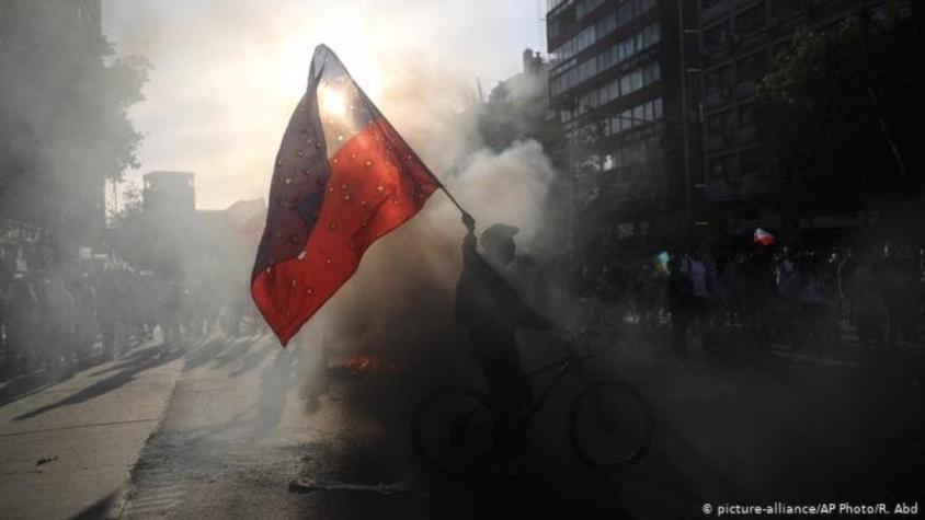 Deutsche Welle: ¿Es el cambio de la Constitución la solución a la crisis en Chile?