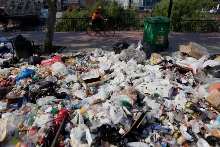 Servicio de recolección de basura está suspendido en la comuna de Santiago