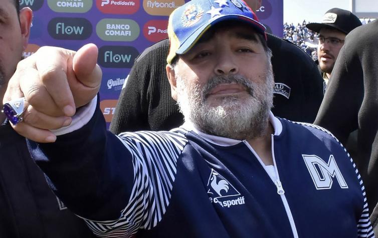 [VIDEO] No sólo baila: Diego Maradona ahora se refiere a su futuro cantando