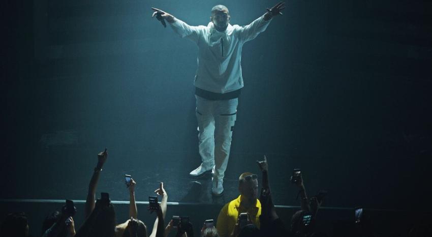 Abuchean y bajan del escenario a Drake de festival de rap porque los fans esperaban a otro artista