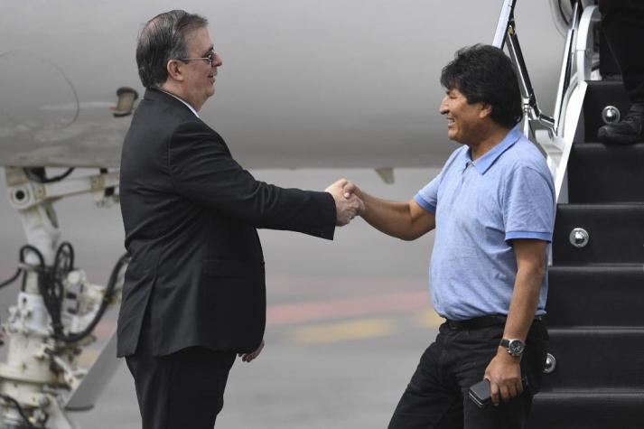 Evo Morales llega a México como asilado político tras un largo periplo desde Bolivia