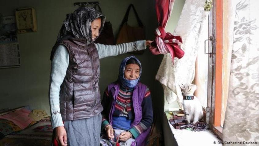 Entre la esperanza y el miedo: viviendo cerca de los glaciares en retroceso del Himalaya