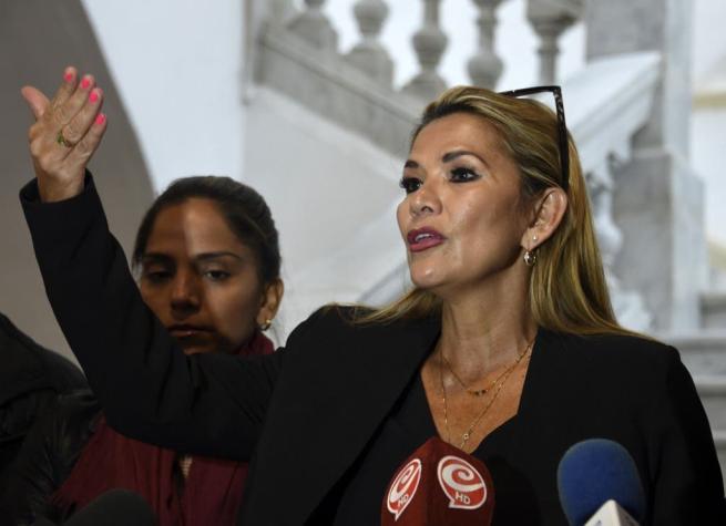 Senadora de derecha se proclama Presidenta de Bolivia en sesión legislativa sin quórum