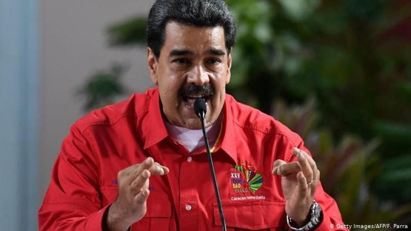 Maduro anuncia que chavistas armados patrullarán Venezuela