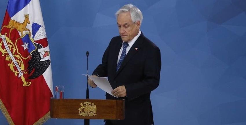 Piñera llama a lograr acuerdos: "País nos exige unidad, grandeza, generosidad y patriotismo"