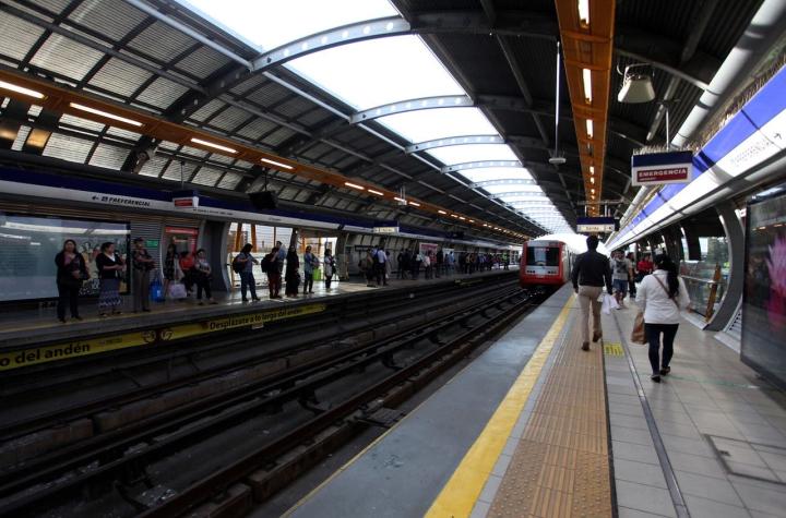 Estación de Metro Plaza de Puente Alto cierra sus puertas sólo horas después de reabrir