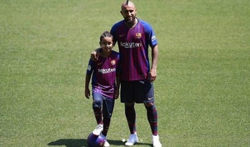 Lo que se hereda no se hurta: Hijo de Arturo Vidal se luce en partido del FC Barcelona
