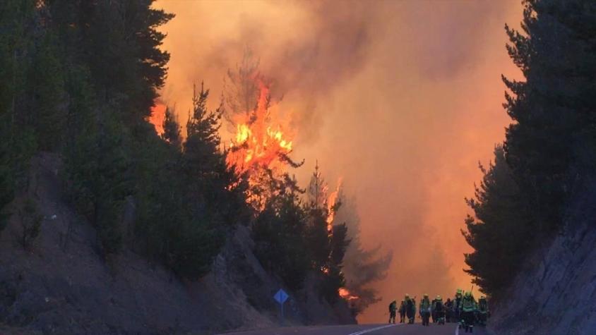 Gigantesco incendio forestal mantiene la ruta 68 cortada desde Quintay a Valparaíso