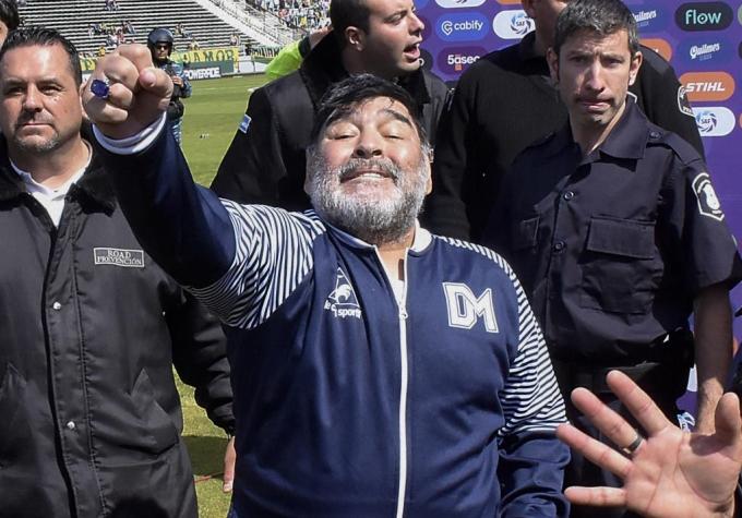 Oficial: Diego Maradona dejó de ser el DT de Gimnasia y Esgrima