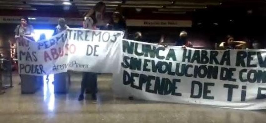 Estudiantes vuelven a realizar evasión masiva en Metro de Santiago
