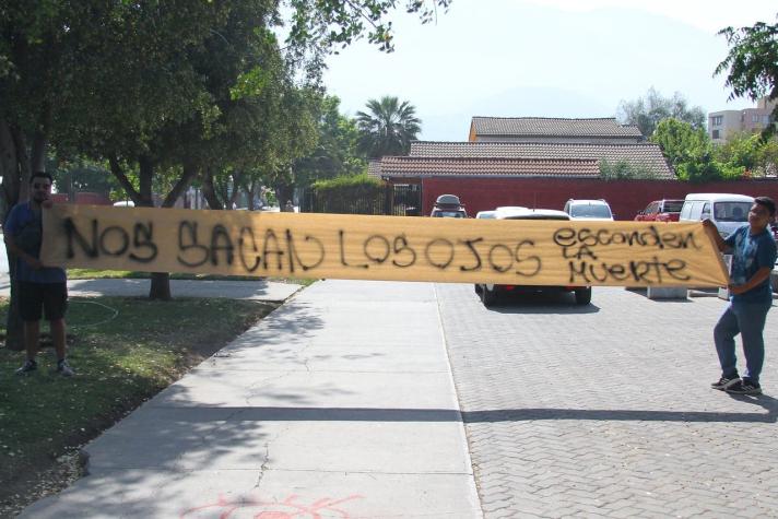 Manifestación de hinchas en La Florida mientras se disputa La Calera vs. Iquique