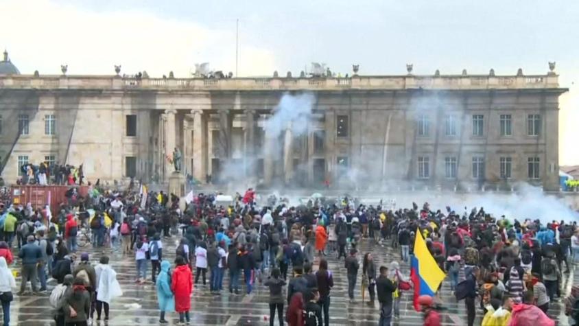 [VIDEO] Protestas en Colombia: 3 muertos y toque de queda en Bogotá