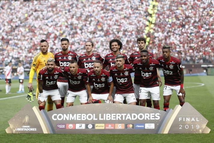 ¿Se cumplirá la maldición? Jugador de Flamengo tocó la Copa Libertadores cuando entraba a la cancha