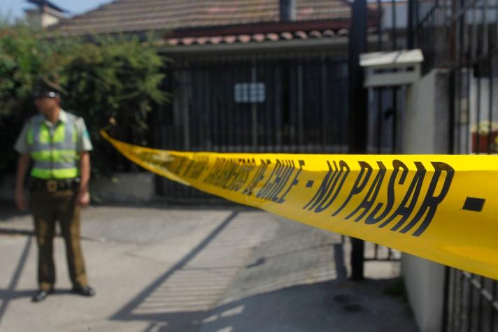 Femicidio en Puente Alto: Hombre asesina a su esposa con un arma blanca