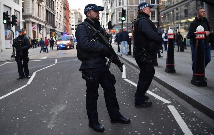 Puente de Londres fue cerrado por ataque con arma blanca: Policía confirmó dos muertos