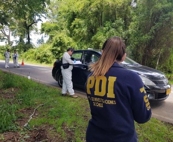 Investigan hallazgo de cuerpo sin vida dentro de un taxi en la Región de Los Ríos