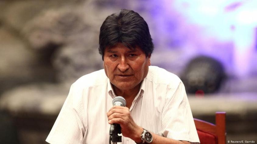 Evo Morales deja México y realiza "viaje temporal" a Cuba