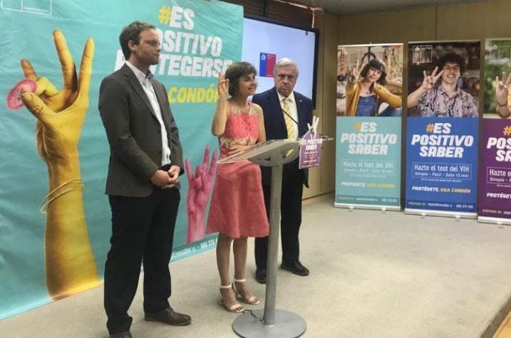 "Es positivo saber": Minsal lanza nueva campaña del VIH enfocada en test rápido y uso de condón