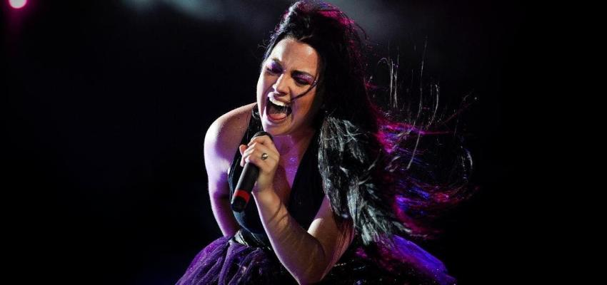 Festival de rock en México termina en bochorno: asistentes quemaron la batería de Evanescence